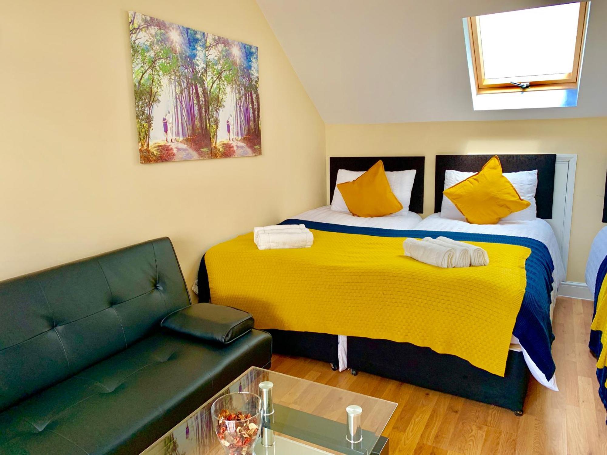 London Studio Apartments, Private Bathroom, Kitchenette, Parking, Np7 Εξωτερικό φωτογραφία
