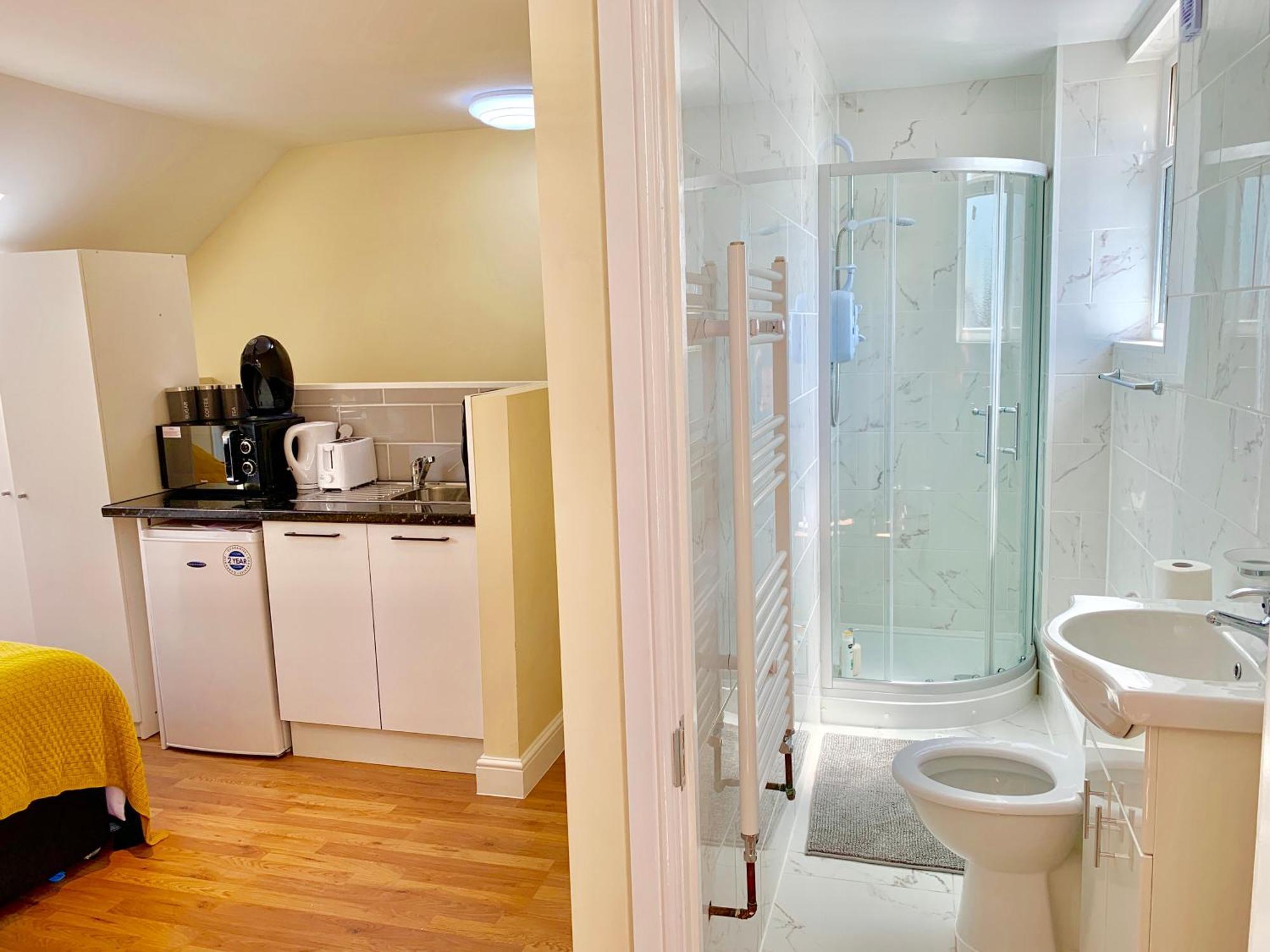 London Studio Apartments, Private Bathroom, Kitchenette, Parking, Np7 Εξωτερικό φωτογραφία