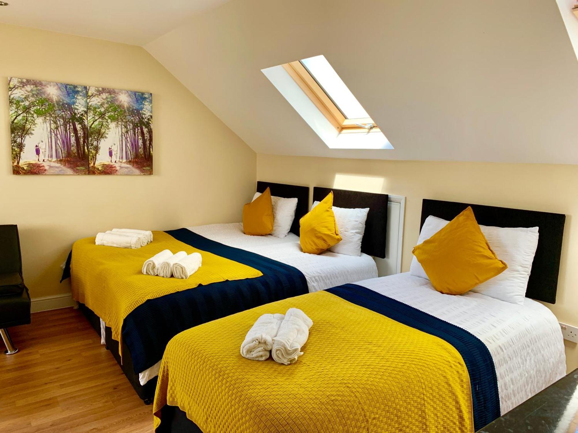 London Studio Apartments, Private Bathroom, Kitchenette, Parking, Np7 Εξωτερικό φωτογραφία