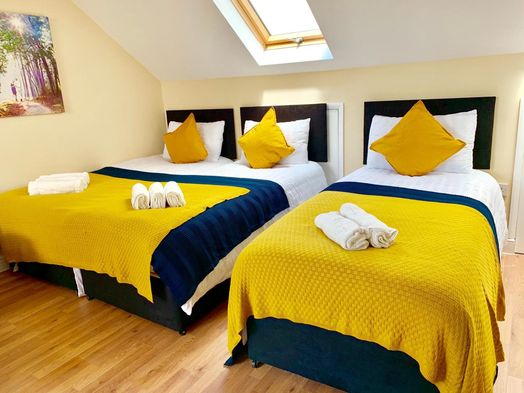 London Studio Apartments, Private Bathroom, Kitchenette, Parking, Np7 Εξωτερικό φωτογραφία